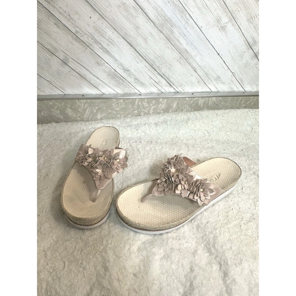 Cliffs By White Mountain Estella Floral Thong Wedge Sandals Women's Size 8M